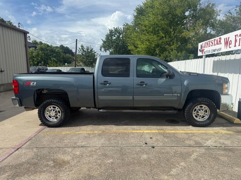 Chevrolet Silverado 2500HD Vehicle Full-screen Gallery Image 07