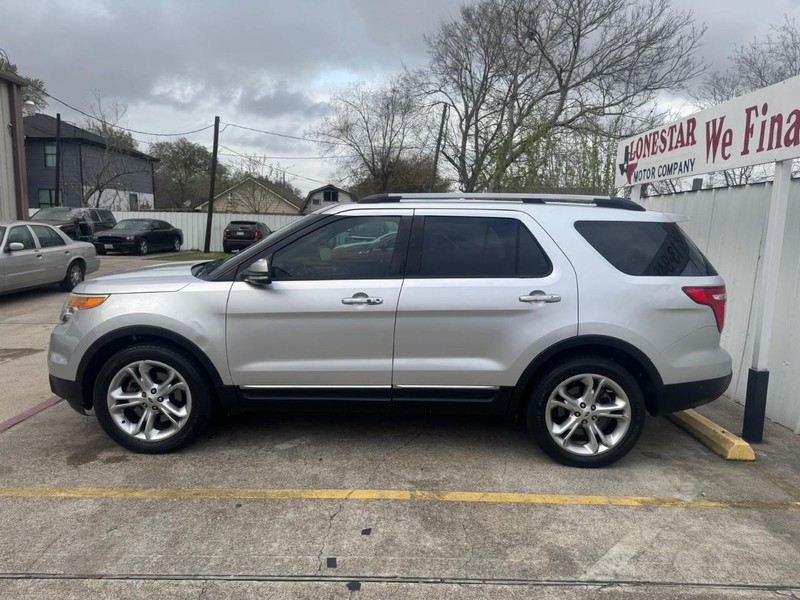 Ford Explorer Vehicle Full-screen Gallery Image 08