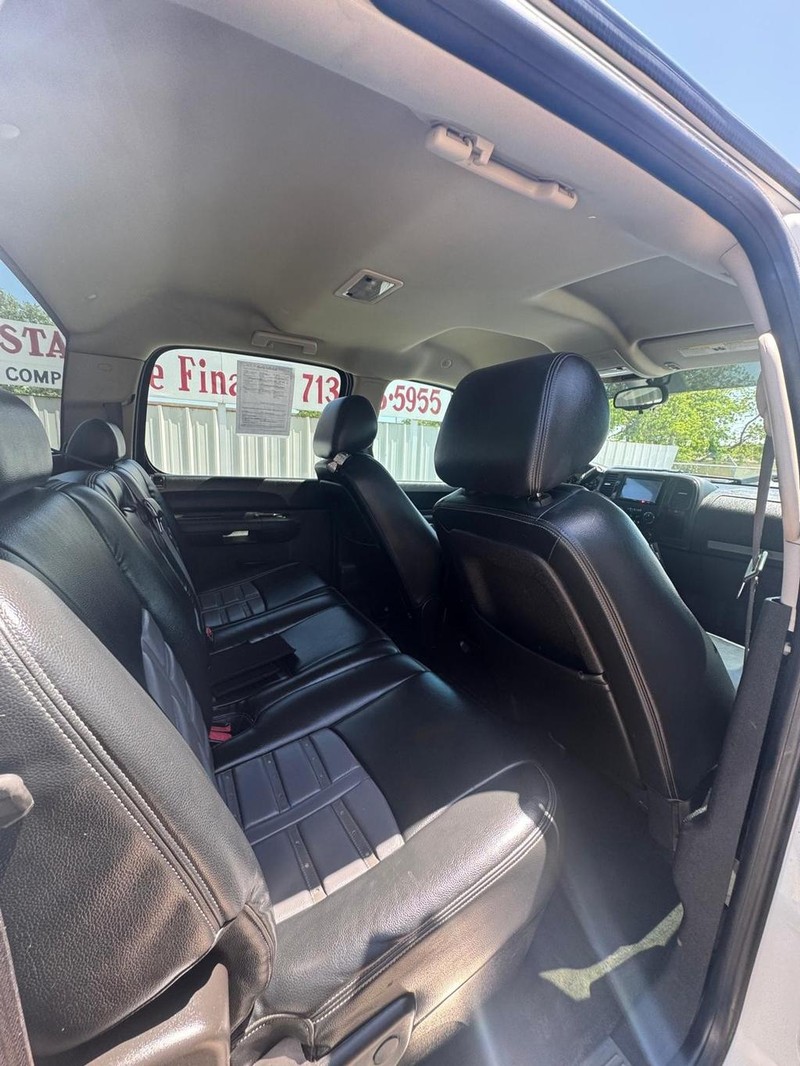 GMC Sierra 1500 Vehicle Full-screen Gallery Image 09