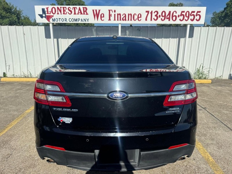 Ford Taurus Vehicle Full-screen Gallery Image 04