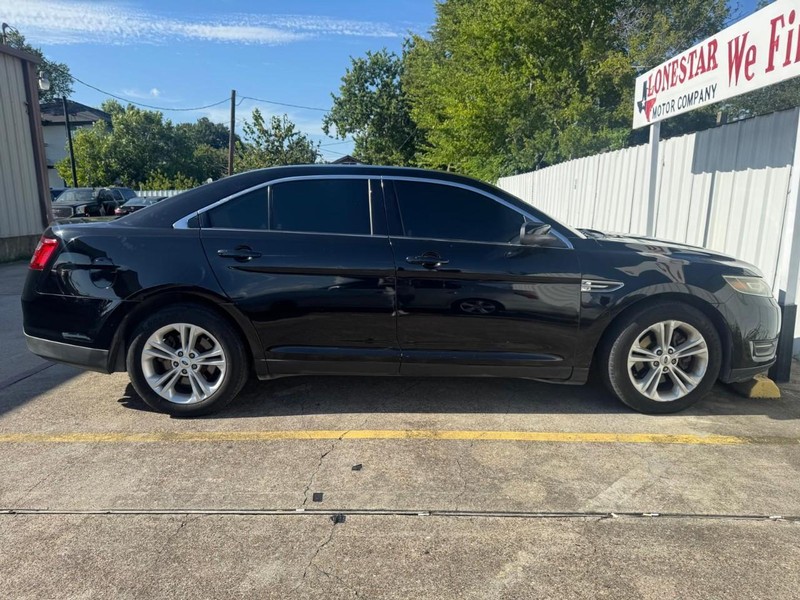Ford Taurus Vehicle Full-screen Gallery Image 08