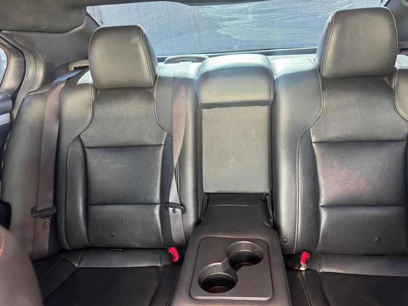 Ford Taurus Vehicle Full-screen Gallery Image 11