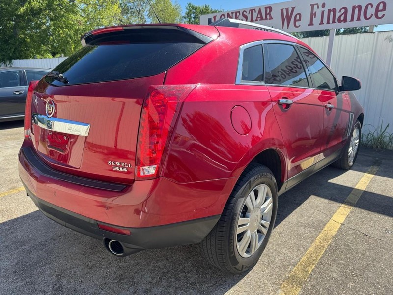 Cadillac SRX Vehicle Full-screen Gallery Image 05