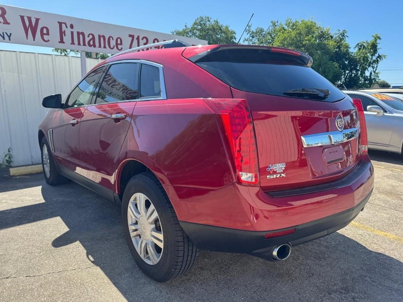 Cadillac SRX Vehicle Full-screen Gallery Image 06