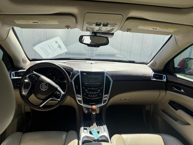 Cadillac SRX Vehicle Full-screen Gallery Image 10