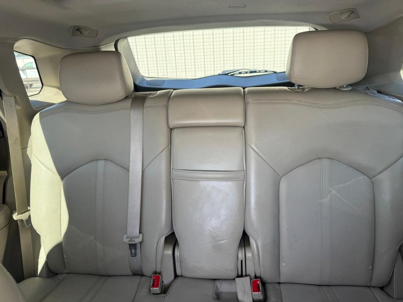 Cadillac SRX Vehicle Full-screen Gallery Image 11