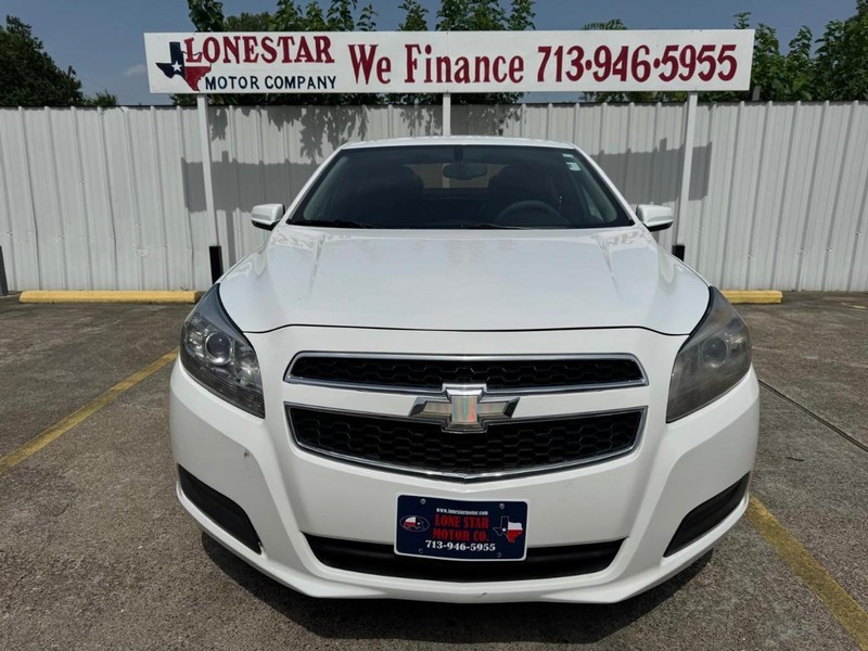 Chevrolet Malibu Vehicle Full-screen Gallery Image 03