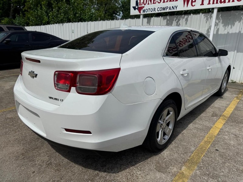 Chevrolet Malibu Vehicle Full-screen Gallery Image 05