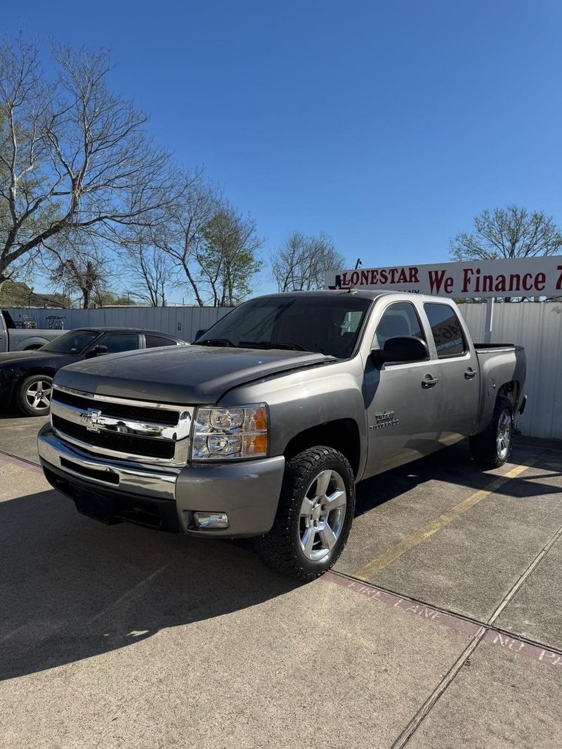 Chevrolet Silverado 1500 Vehicle Full-screen Gallery Image 02