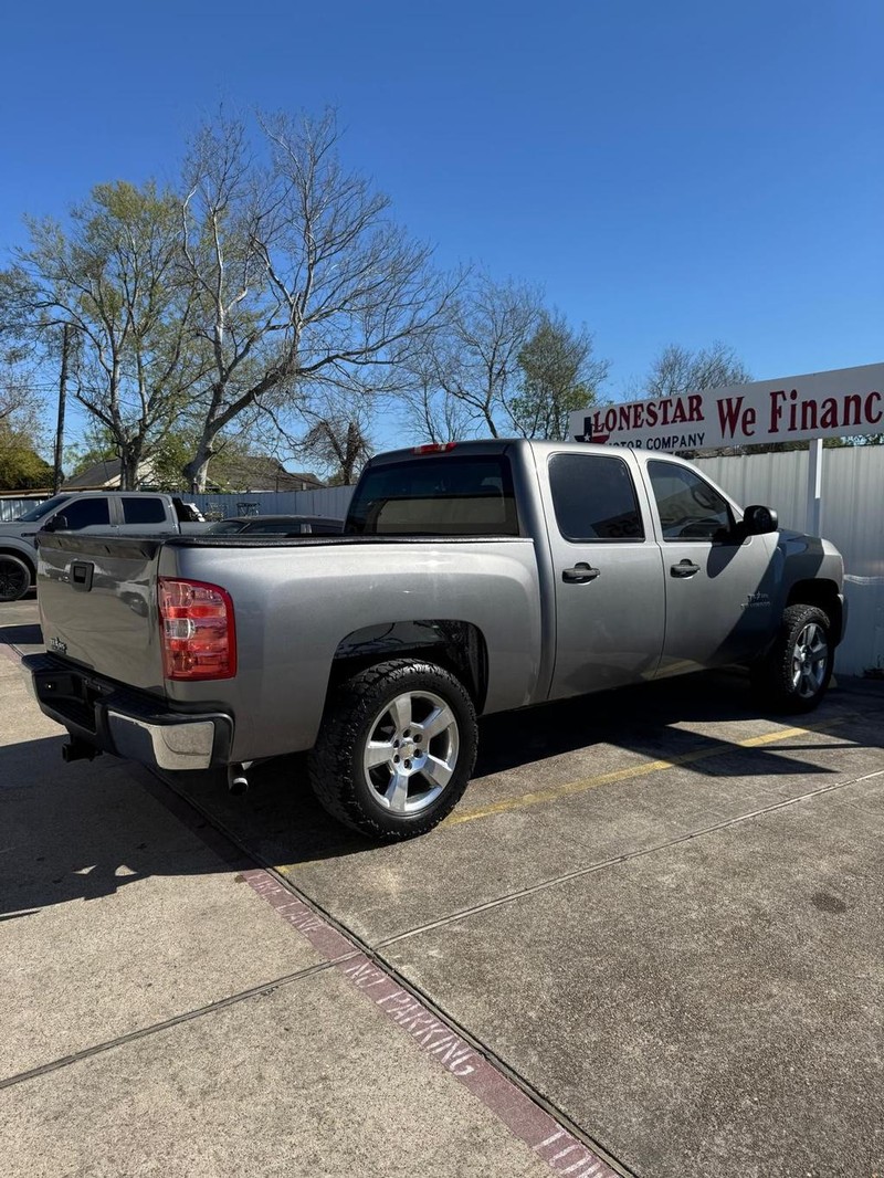 Chevrolet Silverado 1500 Vehicle Full-screen Gallery Image 06