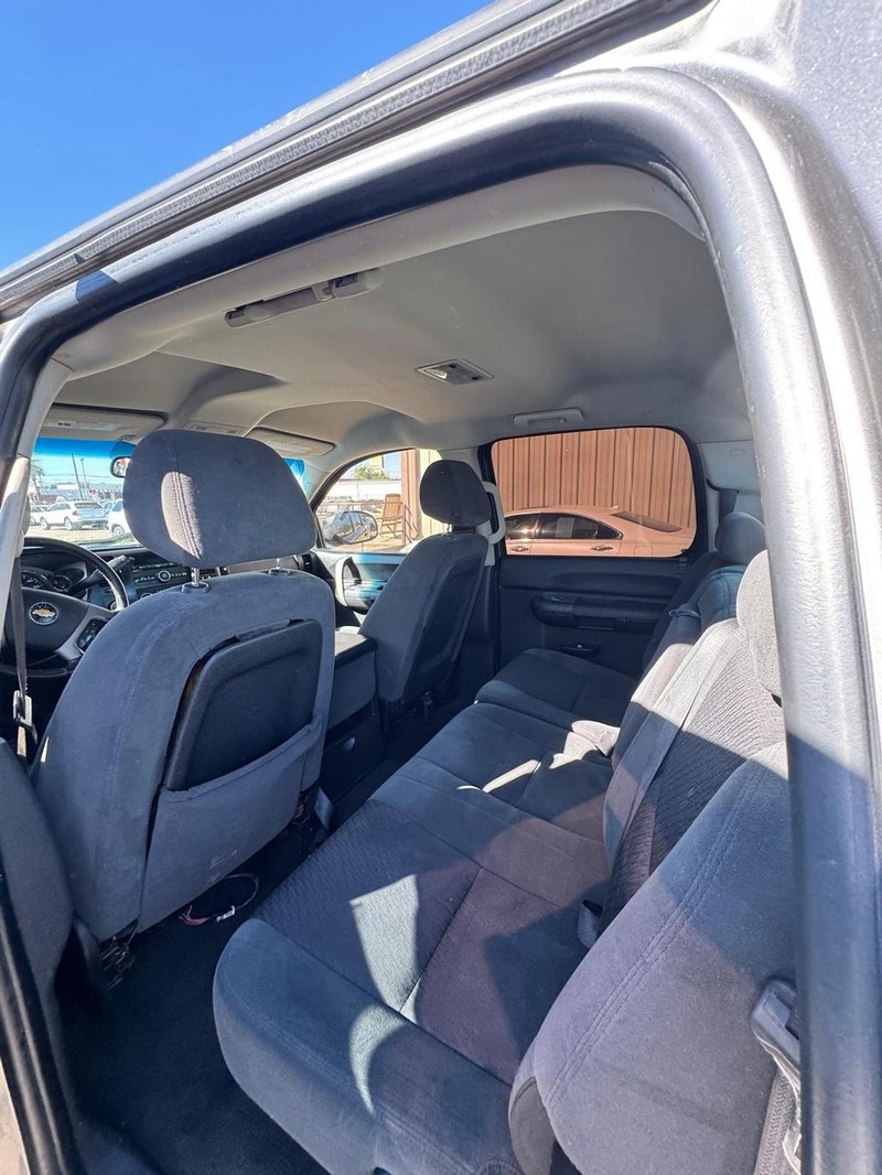 Chevrolet Silverado 1500 Vehicle Full-screen Gallery Image 09