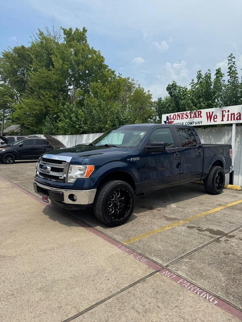 Ford F-150 Vehicle Full-screen Gallery Image 02