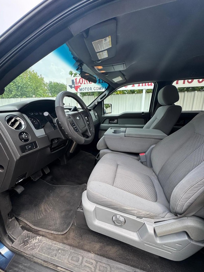 Ford F-150 Vehicle Full-screen Gallery Image 08