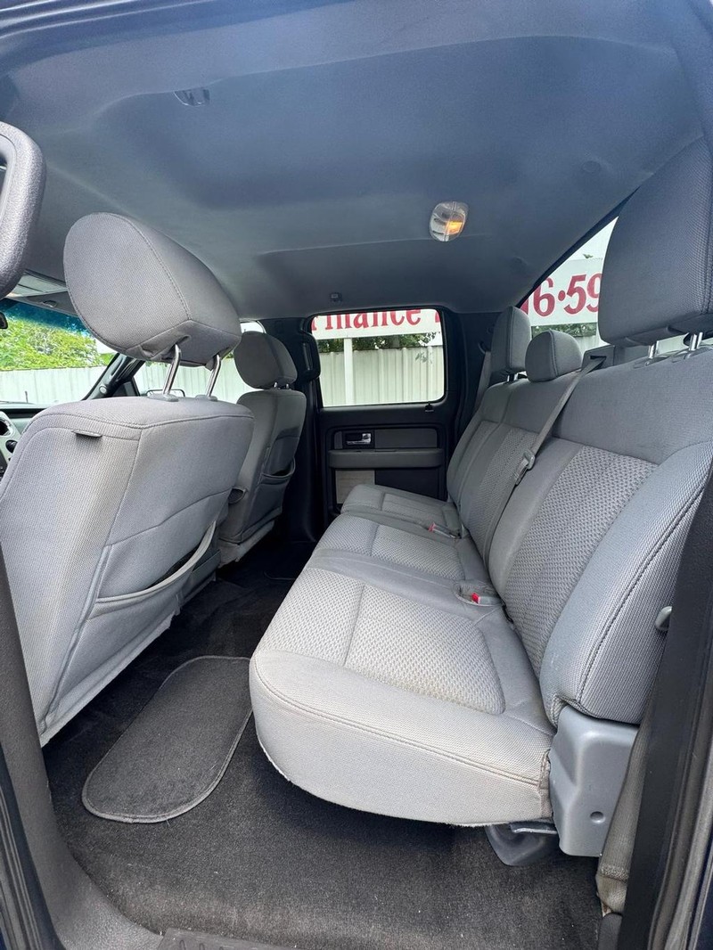 Ford F-150 Vehicle Full-screen Gallery Image 09