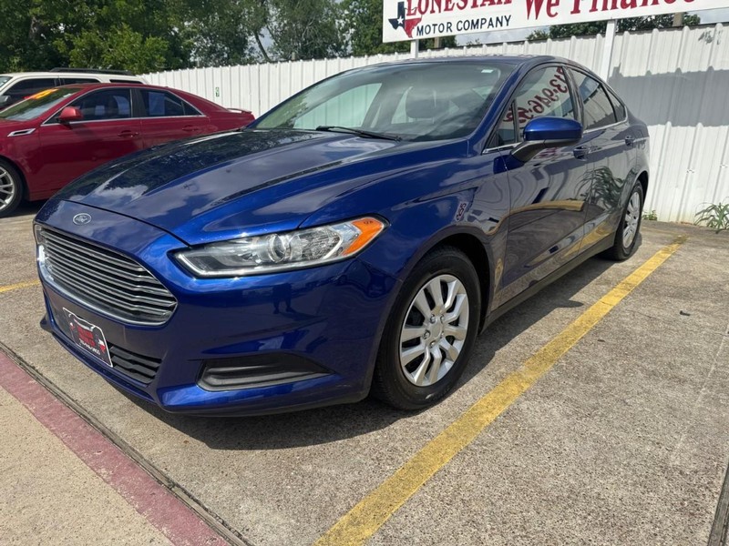 Ford Fusion Vehicle Full-screen Gallery Image 02