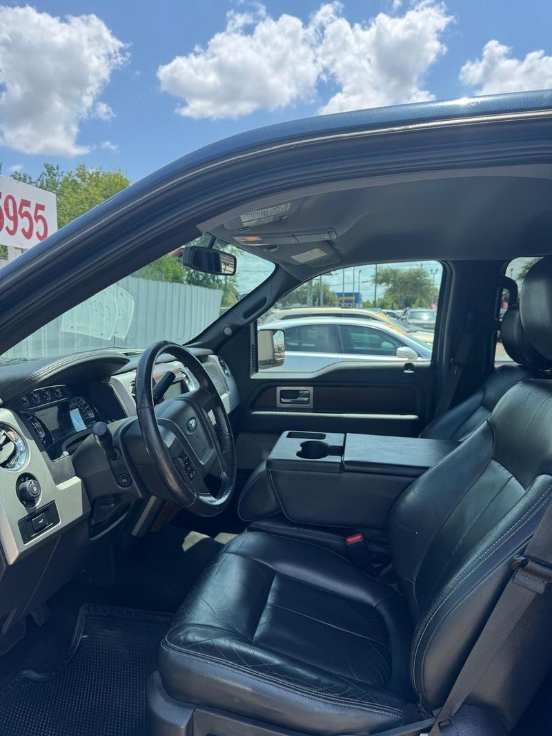 Ford F-150 Vehicle Full-screen Gallery Image 09