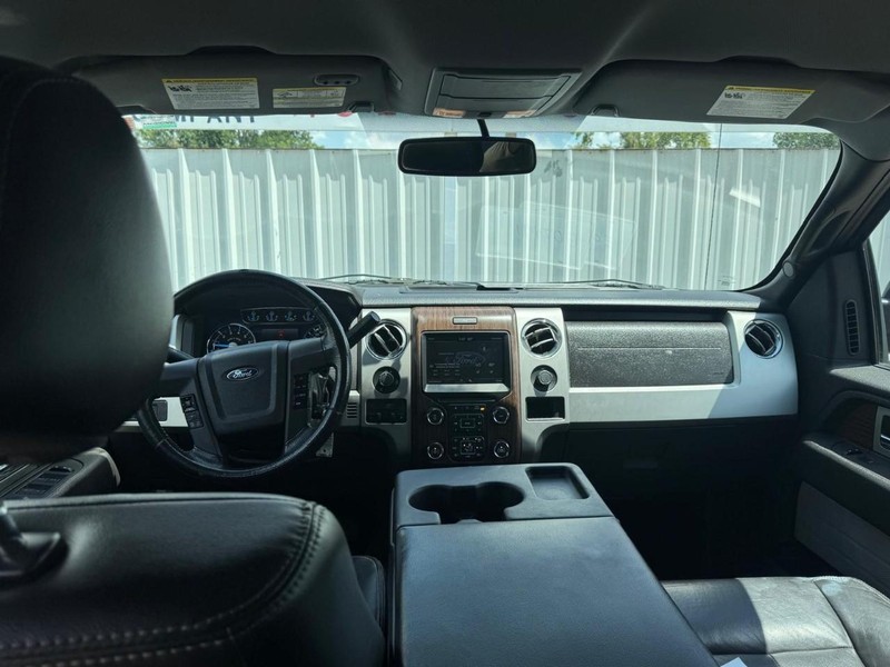 Ford F-150 Vehicle Full-screen Gallery Image 10