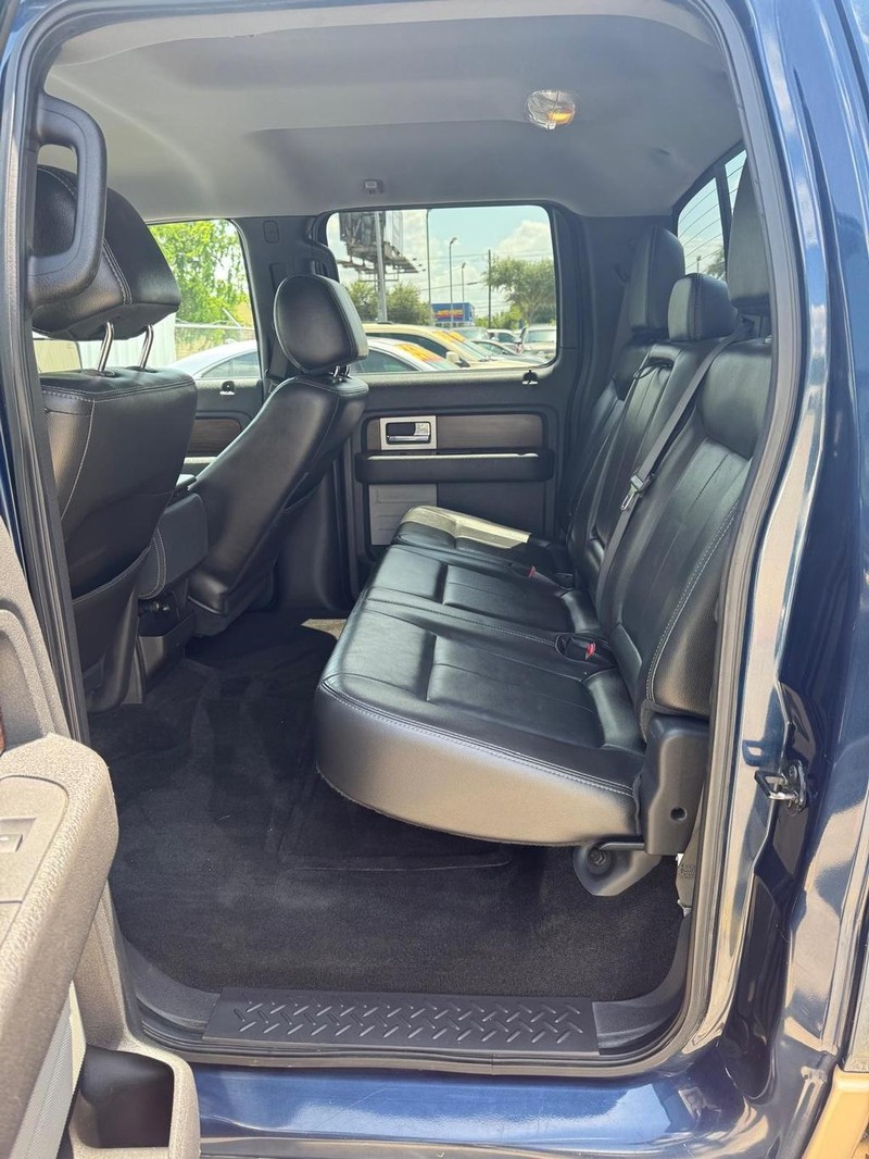 Ford F-150 Vehicle Full-screen Gallery Image 11