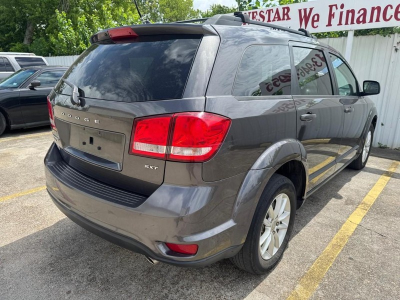 Dodge Journey Vehicle Full-screen Gallery Image 05