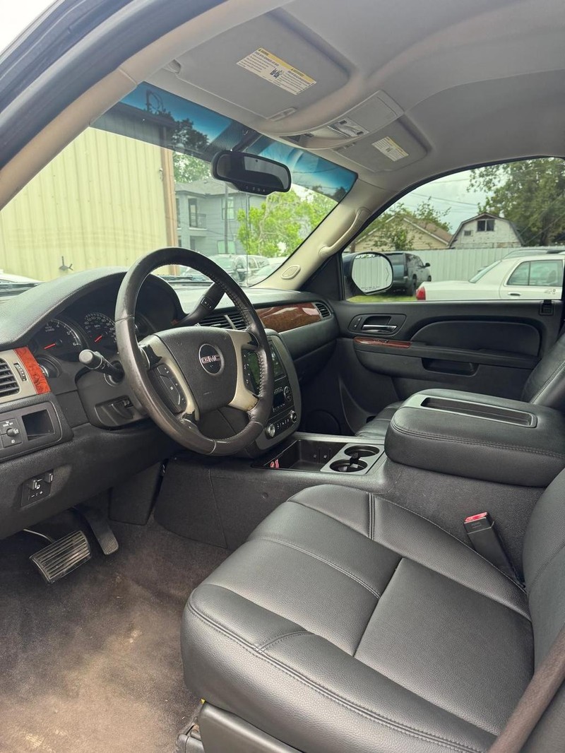 GMC Sierra 1500 Vehicle Full-screen Gallery Image 08