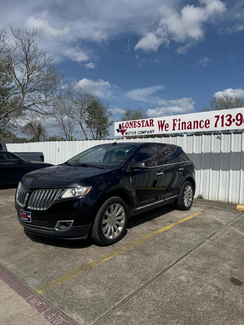 Lincoln MKX Vehicle Full-screen Gallery Image 02