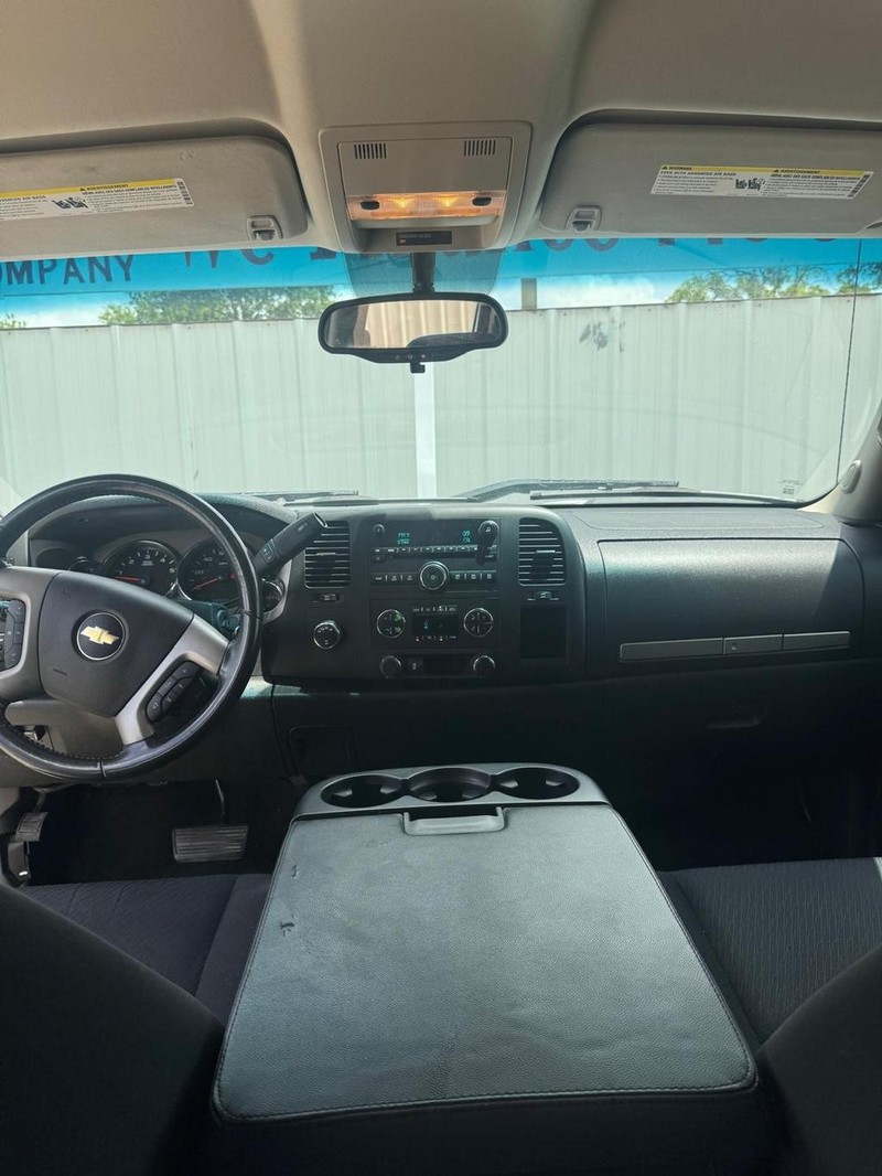 Chevrolet Silverado 1500 Vehicle Full-screen Gallery Image 10