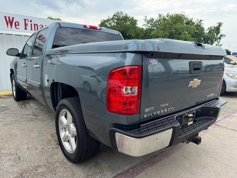 Chevrolet Silverado 1500 Vehicle Full-screen Gallery Image 05