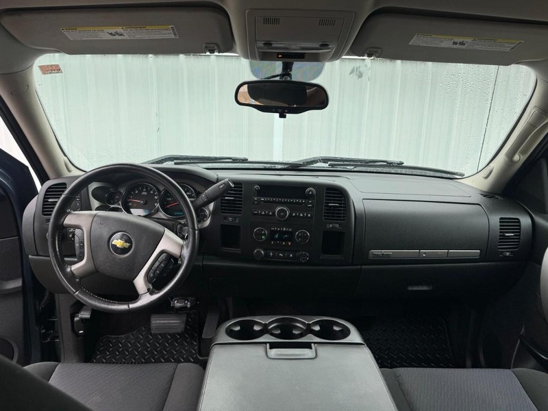Chevrolet Silverado 1500 Vehicle Full-screen Gallery Image 10