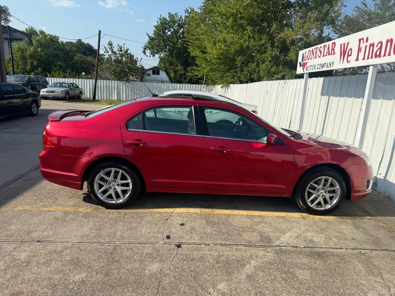Ford Fusion Vehicle Full-screen Gallery Image 07