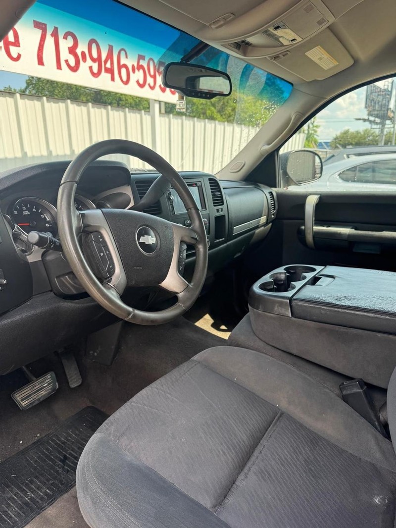 Chevrolet Silverado 1500 Vehicle Full-screen Gallery Image 09