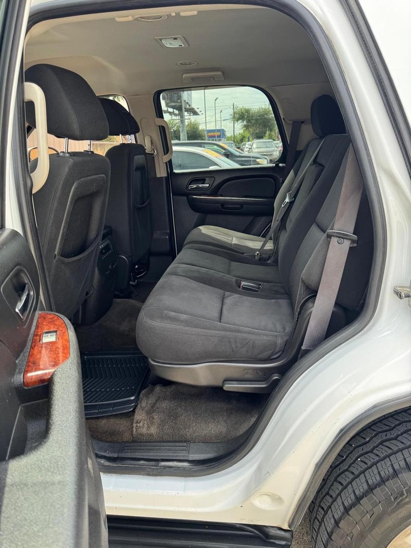 Chevrolet Tahoe Vehicle Full-screen Gallery Image 12