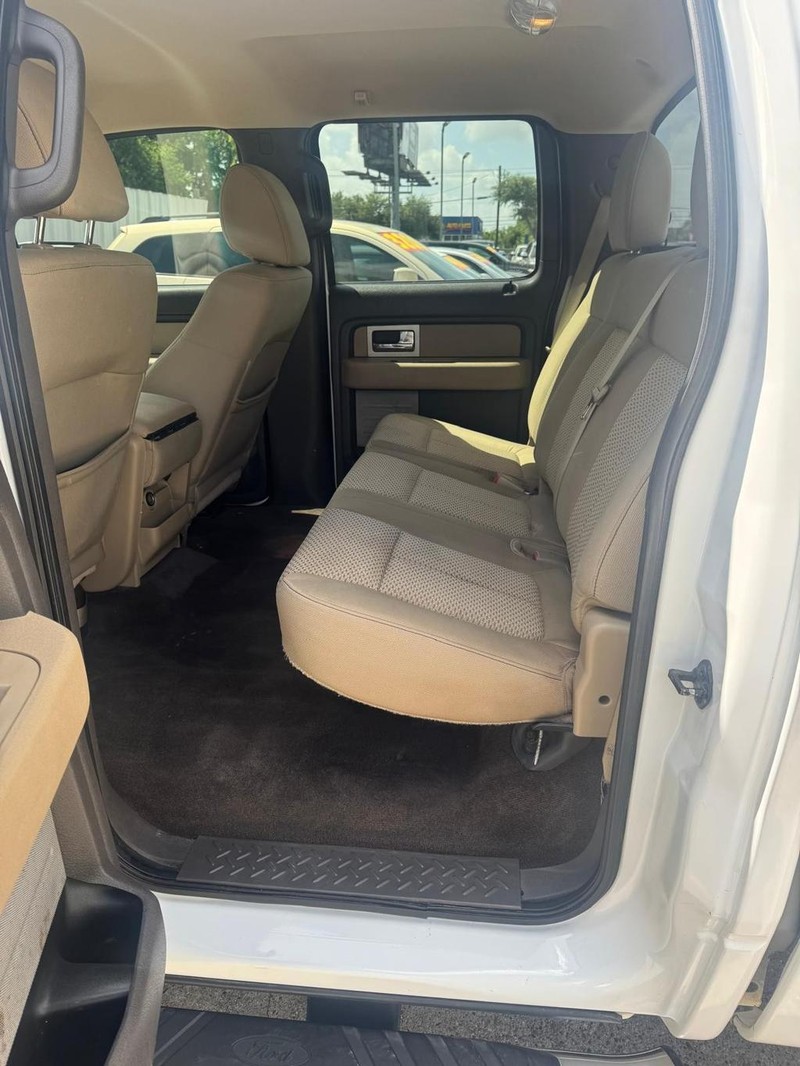 Ford F-150 Vehicle Full-screen Gallery Image 10