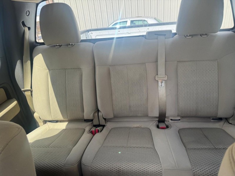 Ford F-150 Vehicle Full-screen Gallery Image 11