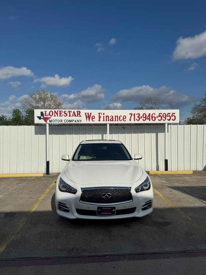 INFINITI Q50 Vehicle Full-screen Gallery Image 03