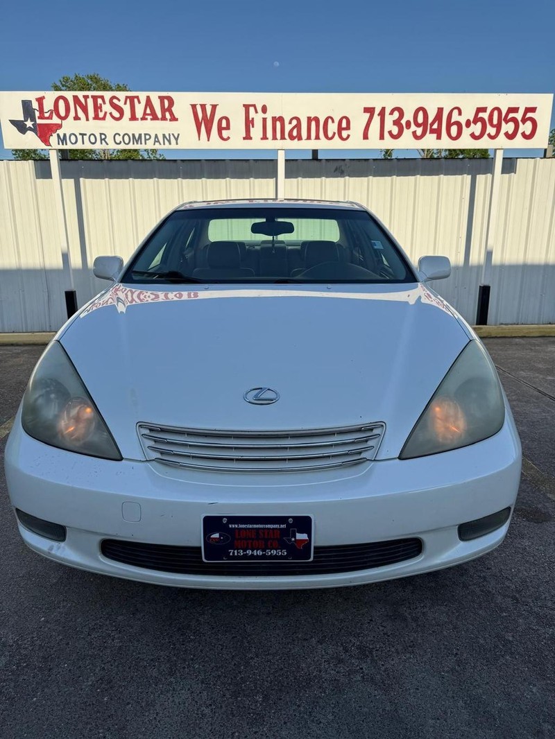 Lexus ES 300 Vehicle Full-screen Gallery Image 03