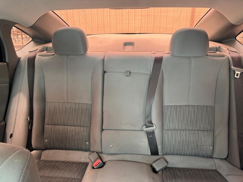 Chevrolet Impala Vehicle Full-screen Gallery Image 10