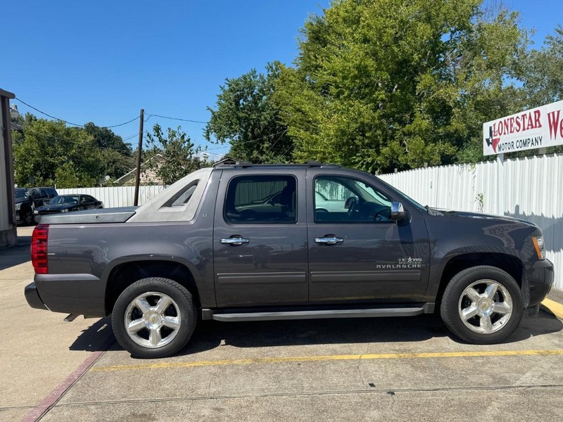 Chevrolet Avalanche Vehicle Full-screen Gallery Image 07