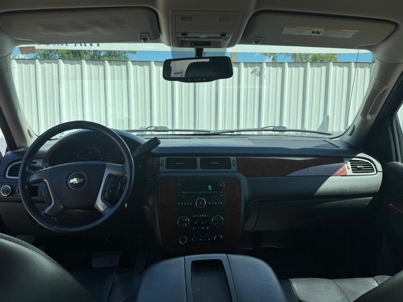 Chevrolet Avalanche Vehicle Full-screen Gallery Image 10