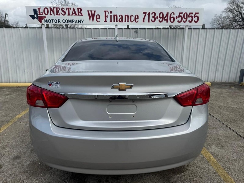 Chevrolet Impala Vehicle Full-screen Gallery Image 04