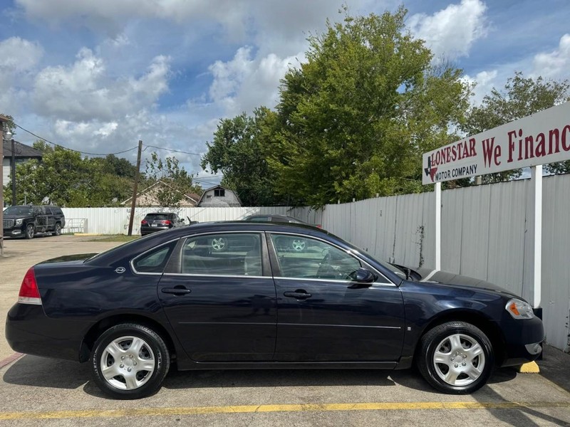 Chevrolet Impala Vehicle Full-screen Gallery Image 07