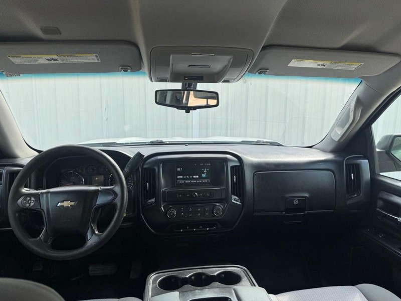 Chevrolet Silverado 1500 Vehicle Full-screen Gallery Image 10