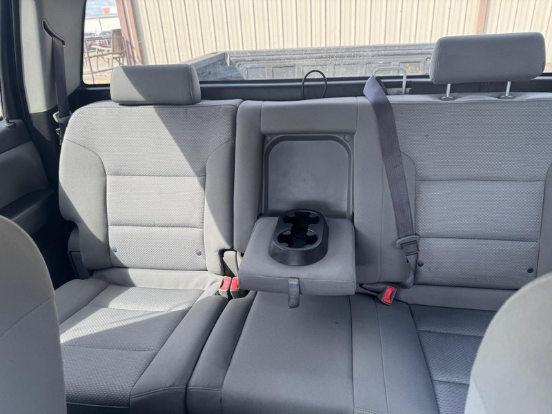 Chevrolet Silverado 1500 Vehicle Full-screen Gallery Image 11