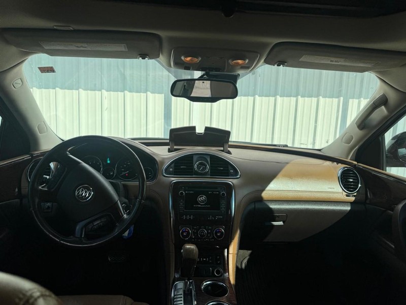 Buick Enclave Vehicle Full-screen Gallery Image 10
