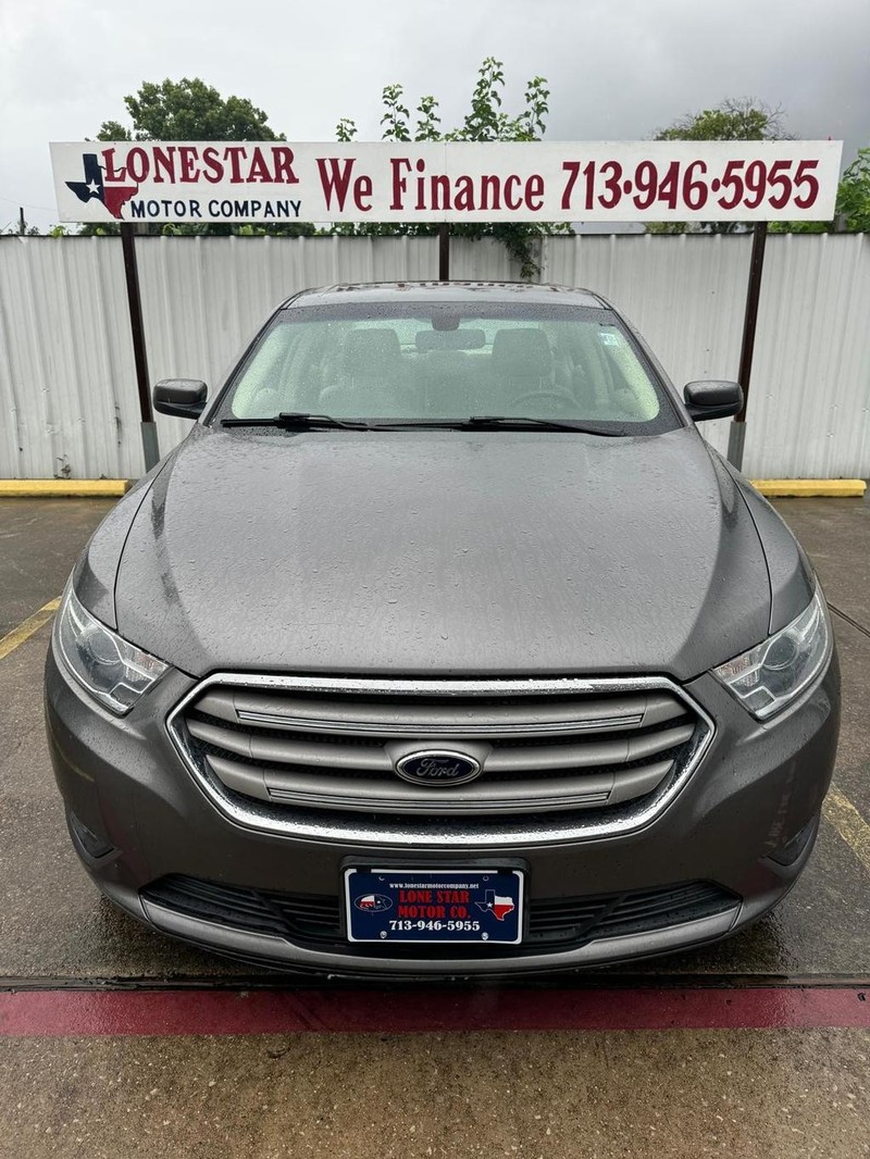 Ford Taurus Vehicle Full-screen Gallery Image 03