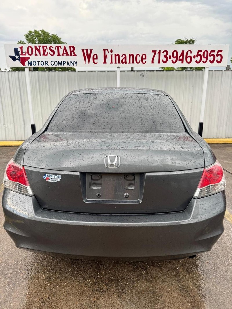 Honda Accord Sedan Vehicle Full-screen Gallery Image 04