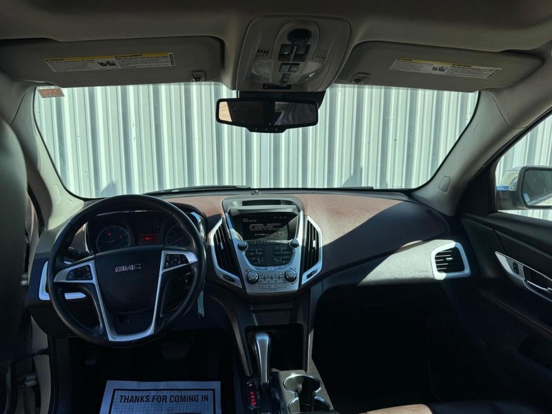 GMC Terrain Vehicle Full-screen Gallery Image 10