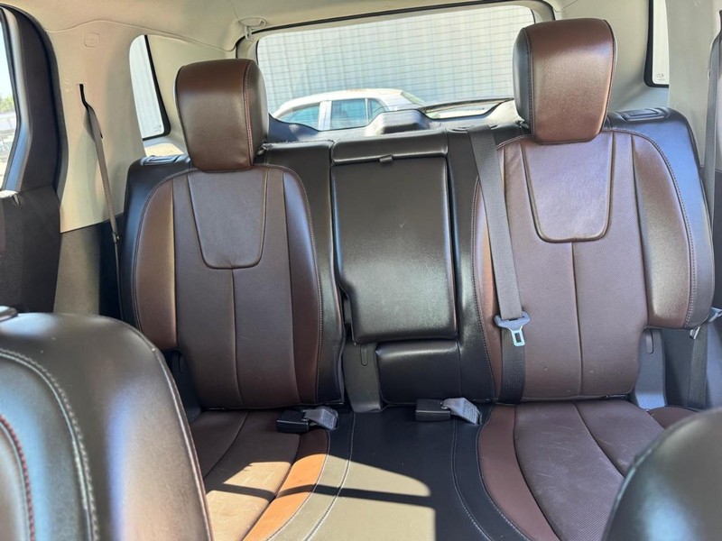 GMC Terrain Vehicle Full-screen Gallery Image 11