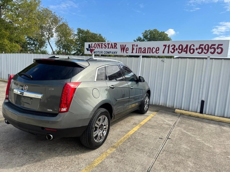 Cadillac SRX Vehicle Full-screen Gallery Image 05