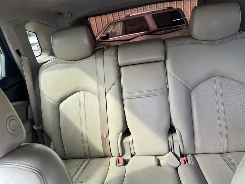 Cadillac SRX Vehicle Full-screen Gallery Image 10