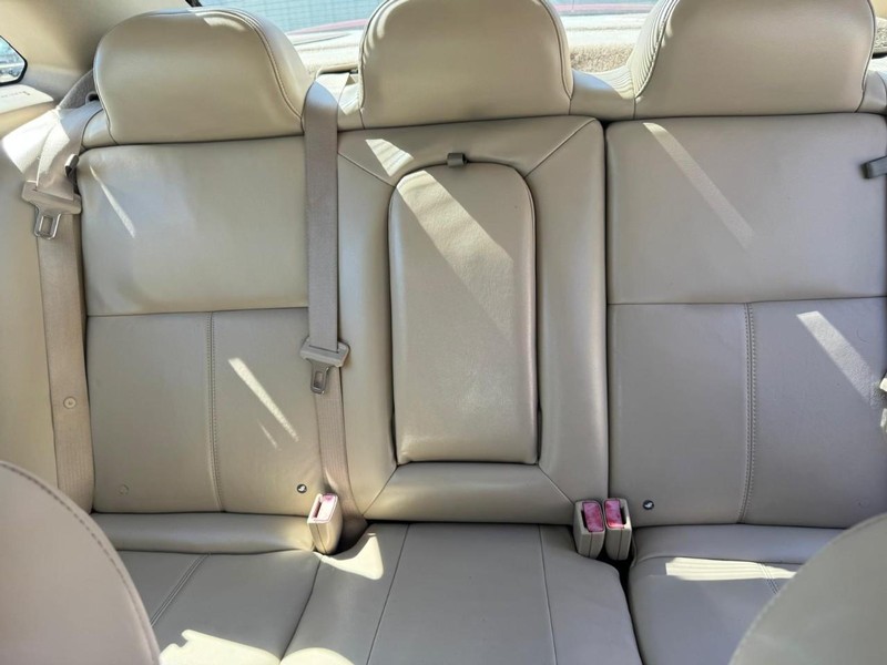 Chevrolet Impala Vehicle Full-screen Gallery Image 11